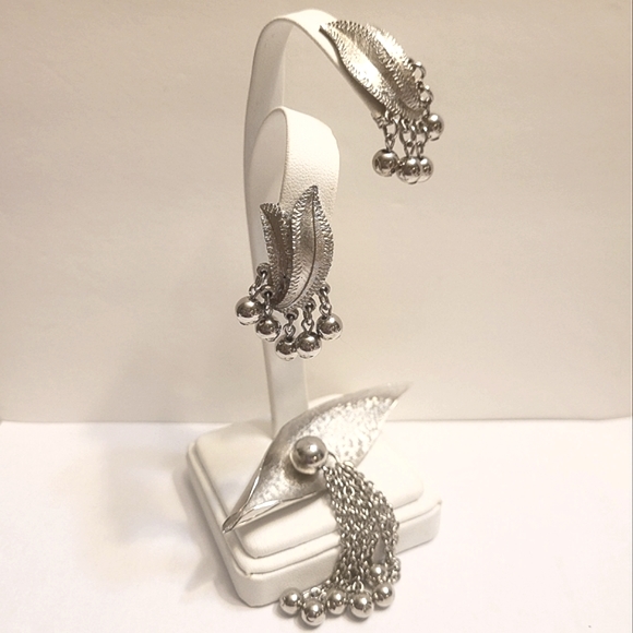 Jewelry - Vintage Pin and Earring Set